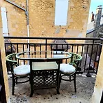 Demeure Du Xiiie-xive S. Dans La Cité Médiévale. Hébergement de vacances *