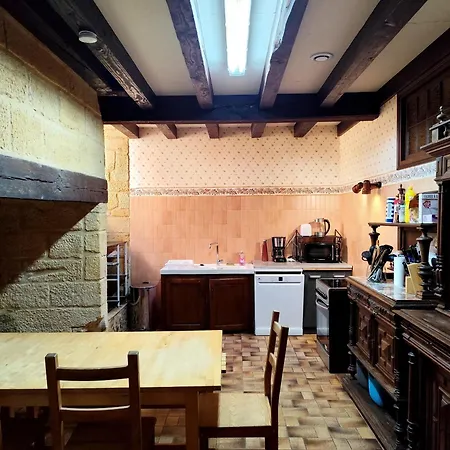 Demeure Du Xiiie-xive S. Dans La Cite Medievale. 구르동-앙-케르시