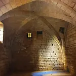 Demeure Du Xiiie-xive S. Dans La Cité Médiévale.