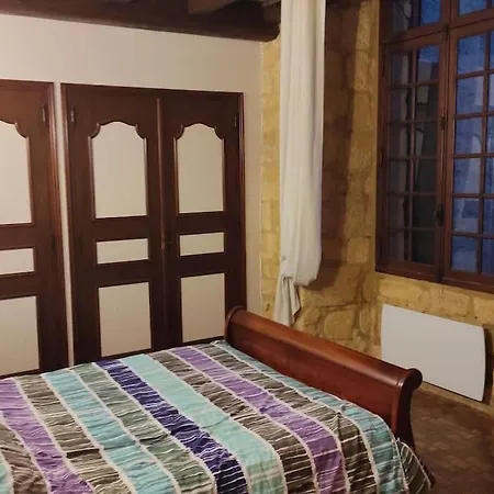 Tatil Evi Demeure Du Xiiie-xive S. Dans La Cite Medievale. Gourdon-en-quercy