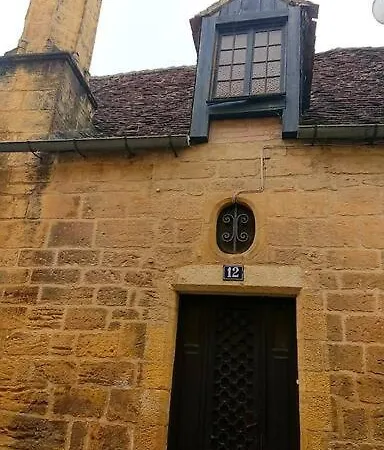 Tatil Evi Demeure Du Xiiie-xive S. Dans La Cite Medievale. Gourdon-en-quercy
