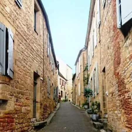 Demeure Du Xiiie-xive S. Dans La Cite Medievale. Tatil Evi Gourdon-en-quercy