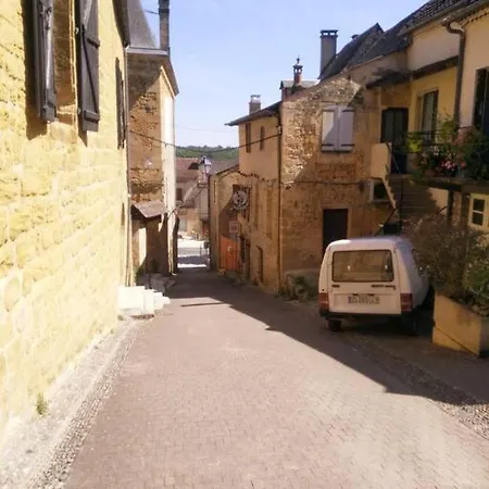 Demeure Du Xiiie-xive S. Dans La Cité Médiévale. * Gourdon en Quercy
