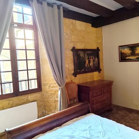 Demeure Du Xiiie-xive S. Dans La Cite Medievale. Gourdon-en-quercy