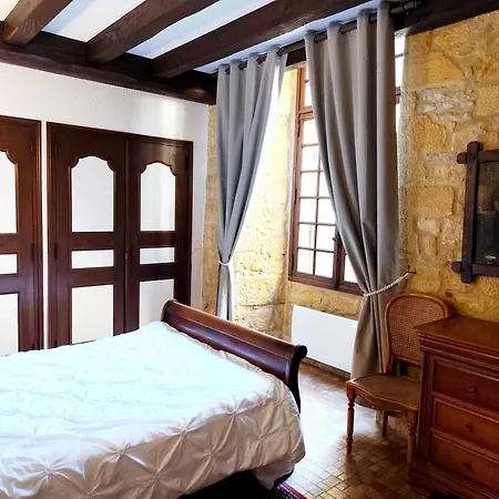 Demeure Du Xiiie-xive S. Dans La Cité Médiévale. * Gourdon en Quercy
