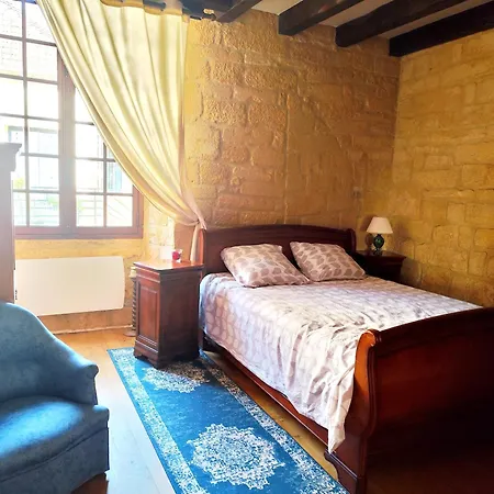 Tatil Evi Demeure Du Xiiie-xive S. Dans La Cite Medievale.