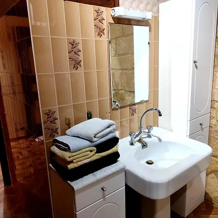 Tatil Evi Demeure Du Xiiie-xive S. Dans La Cite Medievale. *