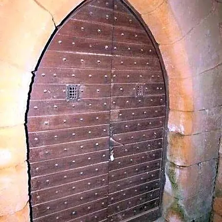 Demeure Du Xiiie-xive S. Dans La Cite Medievale. Gourdon-en-quercy