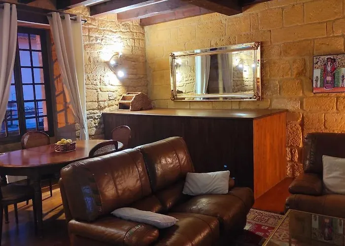 Дом отдыха Demeure Du Xiiie-xive S. Dans La Cite Medievale. *