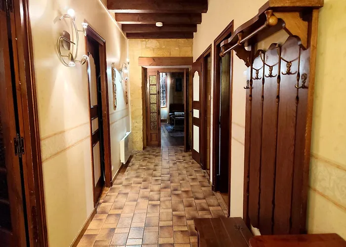 Demeure Du Xiiie-xive S. Dans La Cite Medievale. *